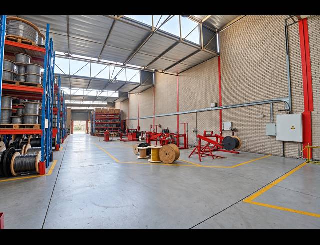 4,060M² WAREHOUSE TO LET IN LASER PARK